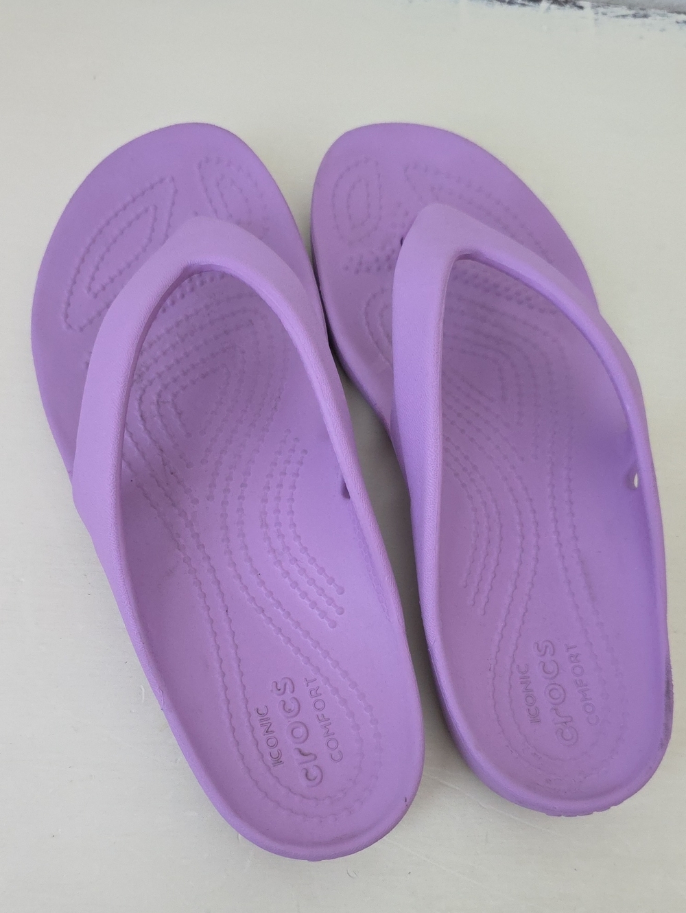 CROCS Women’s Lavender Purple Flip Flop Sandals